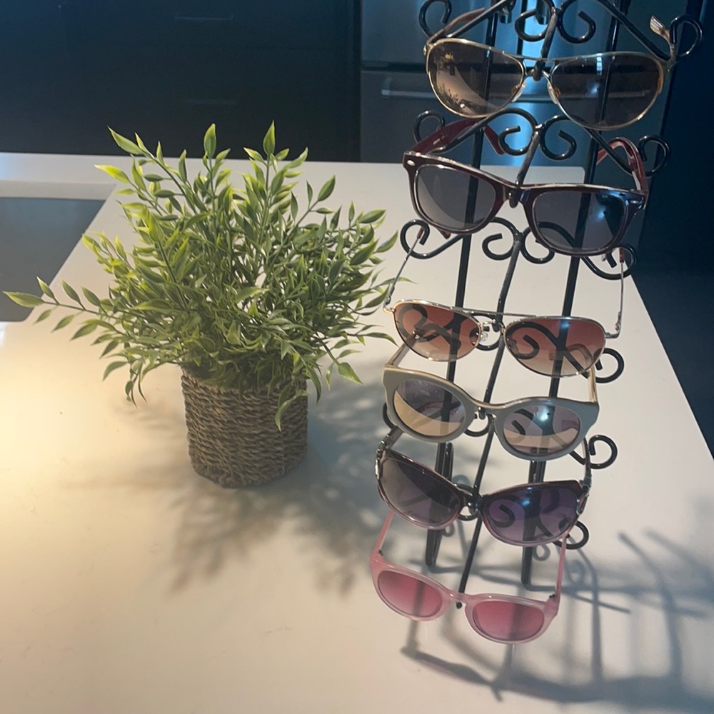 Sunglasses rack